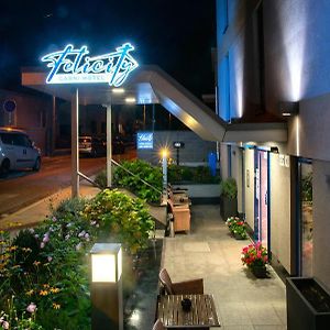 Felicity Garni Hotel / Hotel Blue Garni